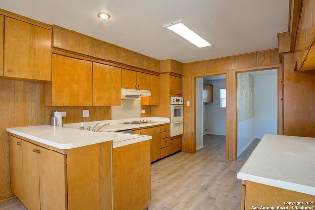 150 Sprucewood, San Antonio, TX 78216