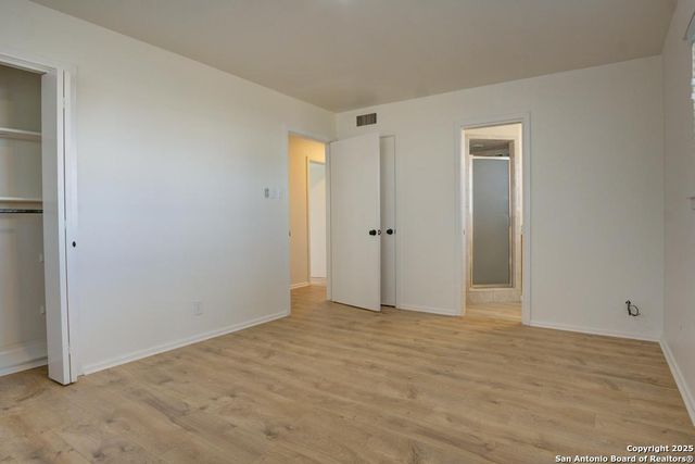 150 Sprucewood, San Antonio, TX 78216