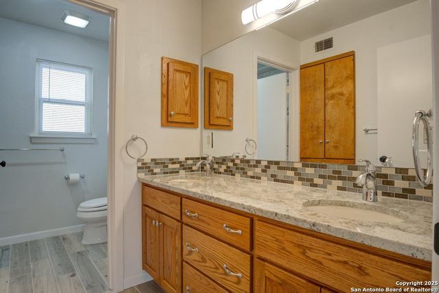 150 Sprucewood, San Antonio, TX 78216