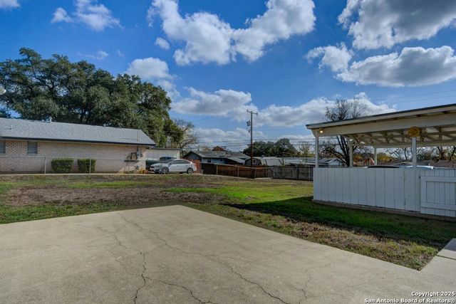 150 Sprucewood, San Antonio, TX 78216