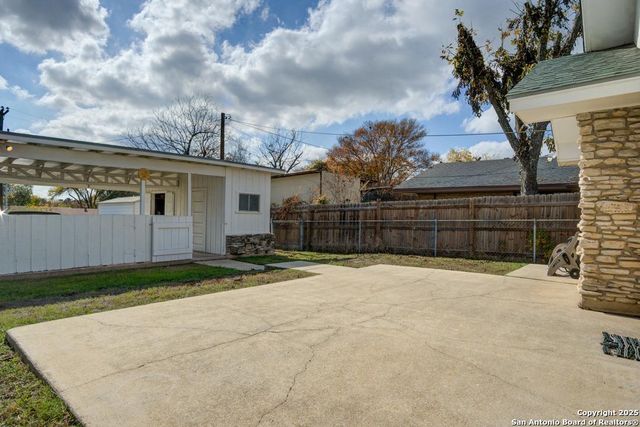 150 Sprucewood, San Antonio, TX 78216