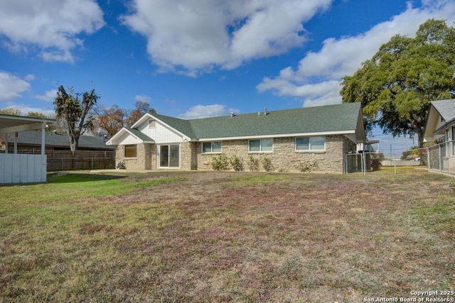 150 Sprucewood, San Antonio, TX 78216