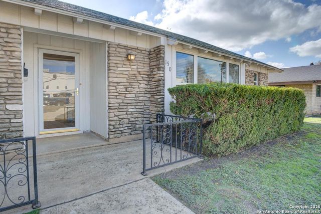 150 Sprucewood, San Antonio, TX 78216
