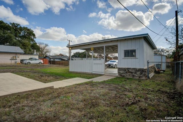 150 Sprucewood, San Antonio, TX 78216