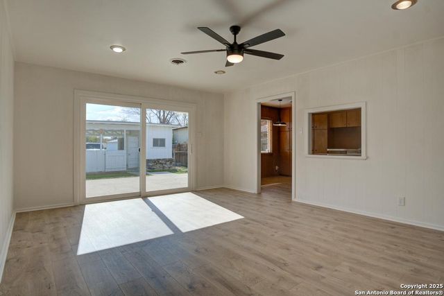 150 Sprucewood, San Antonio, TX 78216