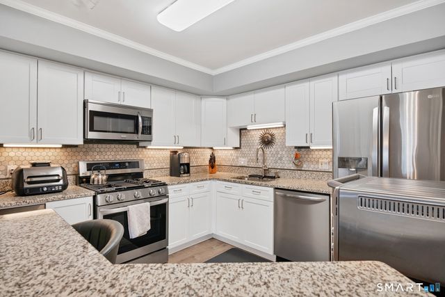 51 Harbour Close 51, New Haven, CT 06519