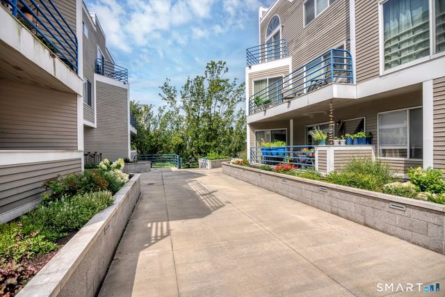 51 Harbour Close 51, New Haven, CT 06519