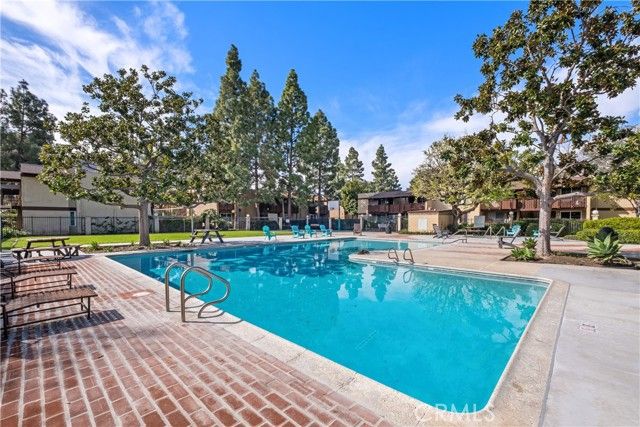 1000 W Macarthur Boulevard 18, Santa Ana, CA 92707