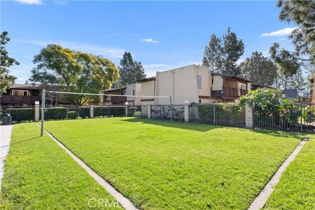 1000 W Macarthur Boulevard 18, Santa Ana, CA 92707