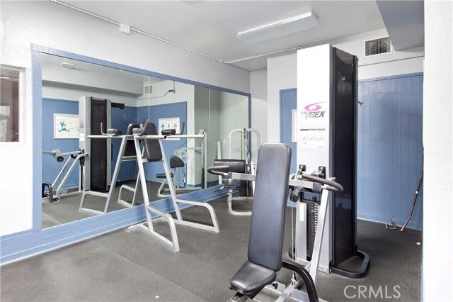 1000 W Macarthur Boulevard 18, Santa Ana, CA 92707