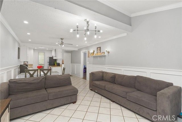 1000 W Macarthur Boulevard 18, Santa Ana, CA 92707