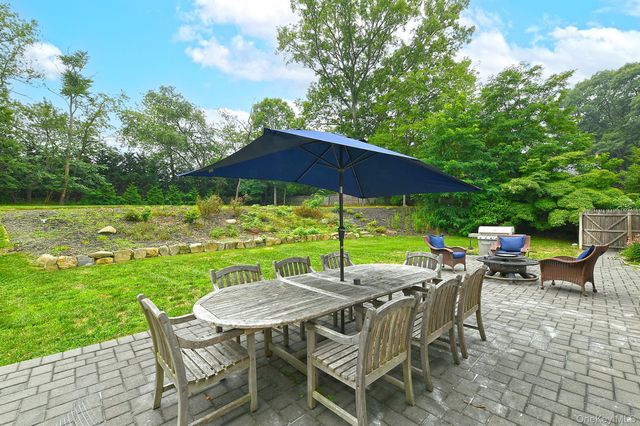 2 Buckingham Meadow Road, East Setauket, NY 11733