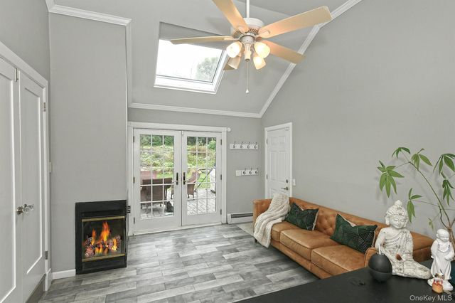 2 Buckingham Meadow Road, East Setauket, NY 11733