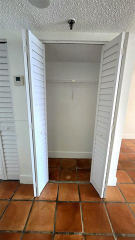 9688 Fontainebleau Blvd 702, Miami, FL 33172