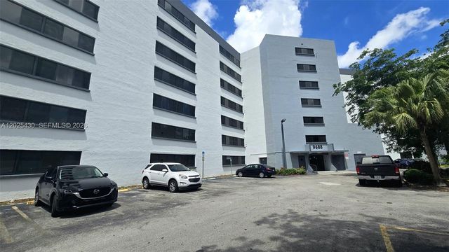 9688 Fontainebleau Blvd 702, Miami, FL 33172