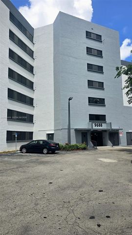 9688 Fontainebleau Blvd 702, Miami, FL 33172
