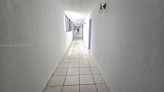 9688 Fontainebleau Blvd 702, Miami, FL 33172