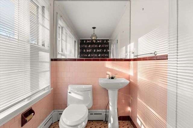 24 Highland Ter, Taunton, MA 02780
