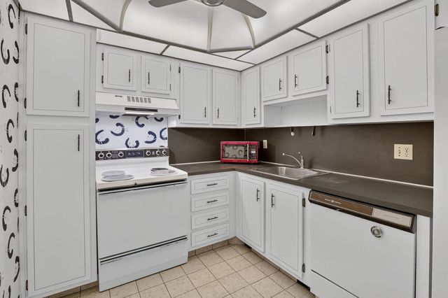 1100 Saint Charles Place 203, Pembroke Pines, FL 33026