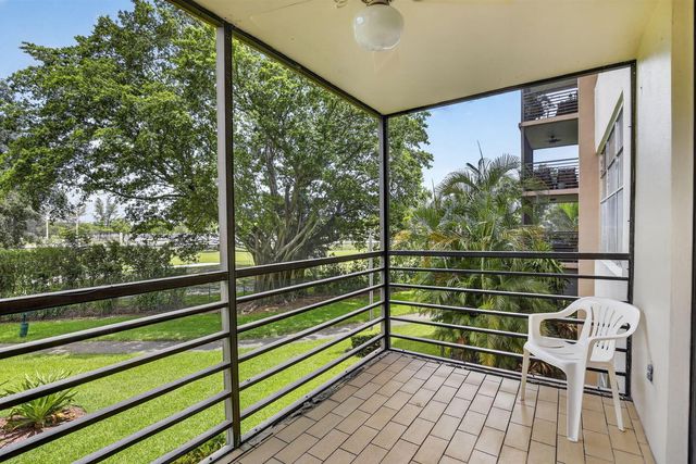1100 Saint Charles Place 203, Pembroke Pines, FL 33026