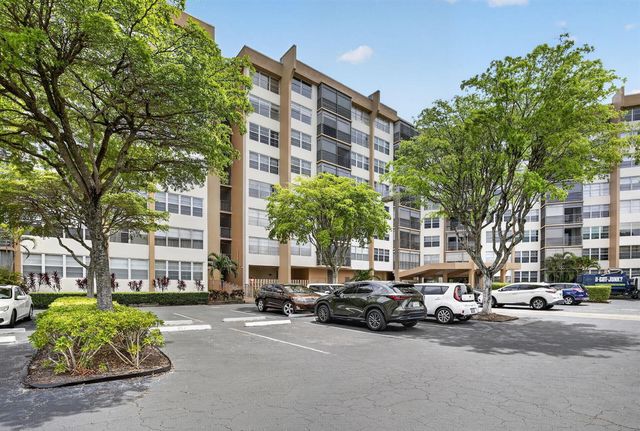 1100 Saint Charles Place 203, Pembroke Pines, FL 33026