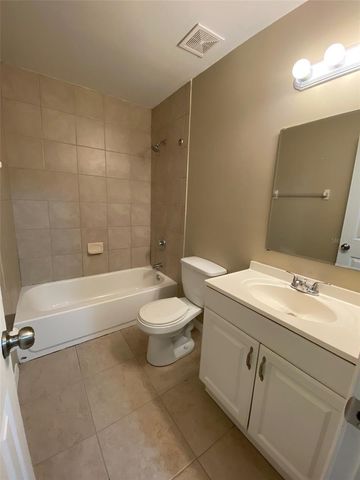 2430 NW 4TH TERRACE, Gainesville, FL 32609