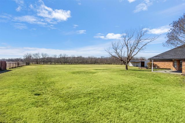 760 Willow Lane, Waxahachie, TX 75165