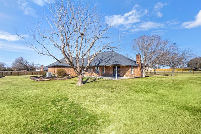 760 Willow Lane, Waxahachie, TX 75165