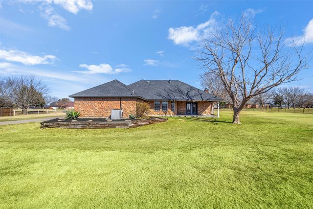 760 Willow Lane, Waxahachie, TX 75165