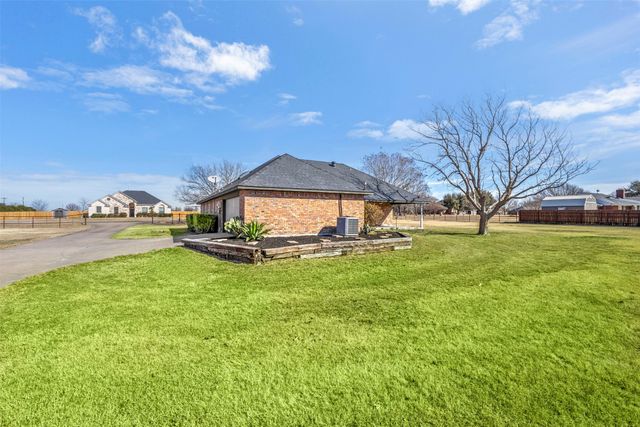 760 Willow Lane, Waxahachie, TX 75165
