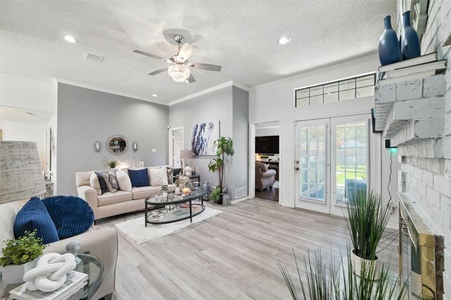 709 Arbor Creek Drive, Desoto, TX 75115