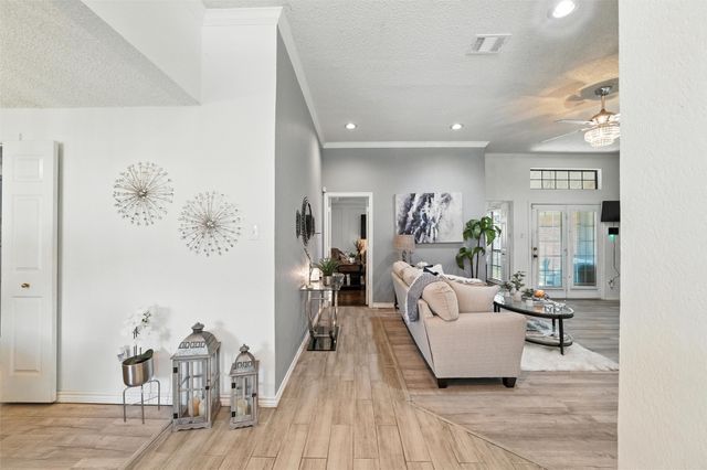 709 Arbor Creek Drive, Desoto, TX 75115