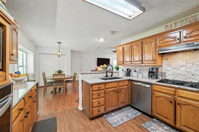 709 Arbor Creek Drive, Desoto, TX 75115
