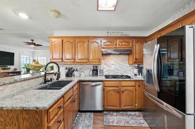 709 Arbor Creek Drive, Desoto, TX 75115