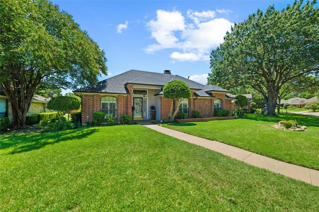 709 Arbor Creek Drive, Desoto, TX 75115