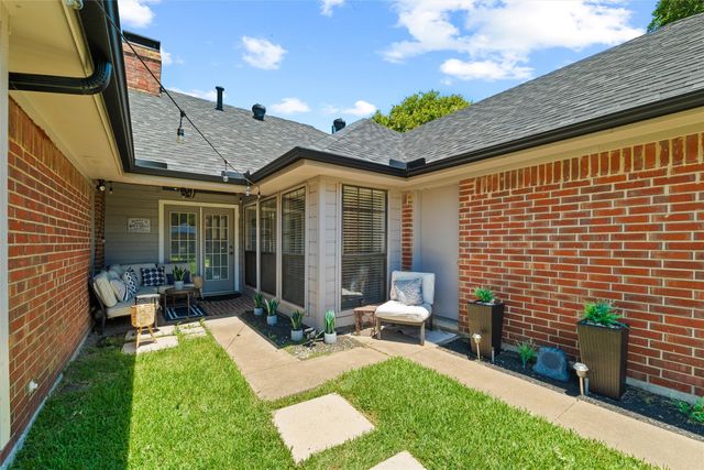 709 Arbor Creek Drive, Desoto, TX 75115