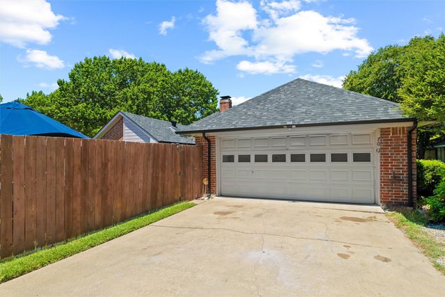 709 Arbor Creek Drive, Desoto, TX 75115