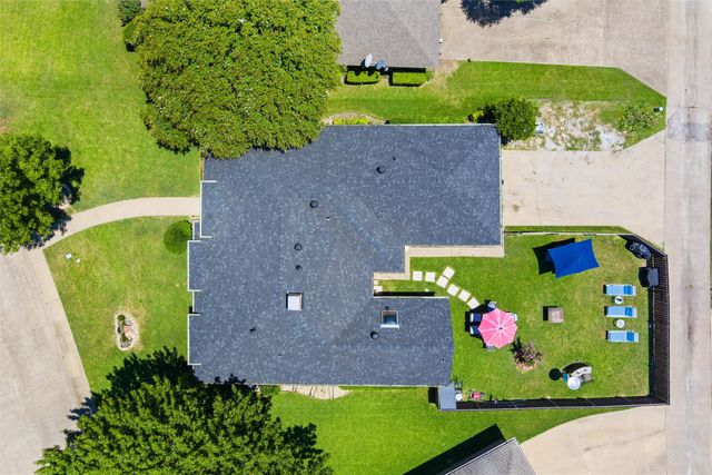 709 Arbor Creek Drive, Desoto, TX 75115