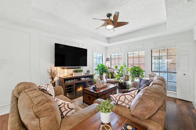 709 Arbor Creek Drive, Desoto, TX 75115