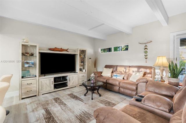 516 NE 6th Ave 1-3, Deerfield Beach, FL 33441