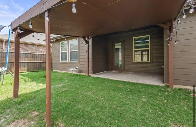 2222 KINGFISHER, Crandall, TX 75114