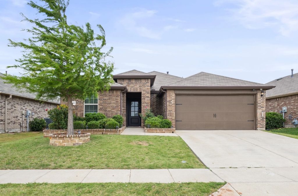 2222 KINGFISHER, Crandall, TX 75114