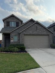 15703 Cairnwell Bend Drive, Humble, TX 77346