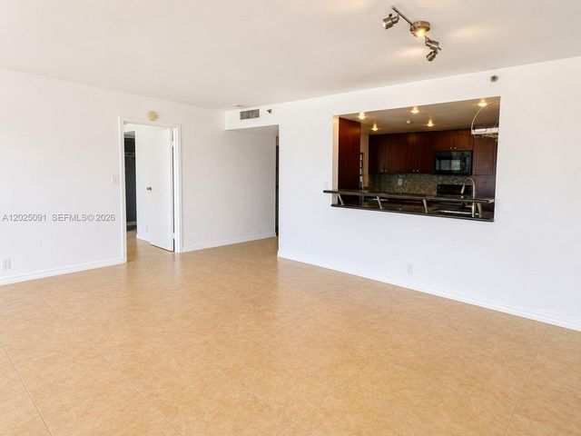 7601 E Treasure Dr 622, North Bay Village, FL 33141