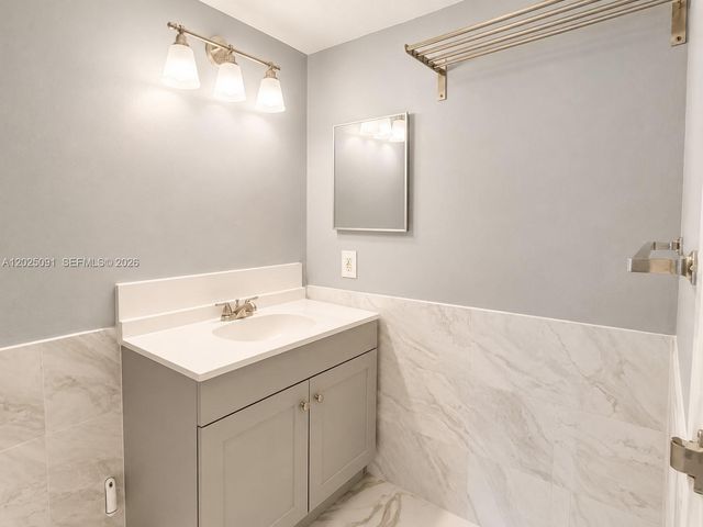 7601 E Treasure Dr 622, North Bay Village, FL 33141