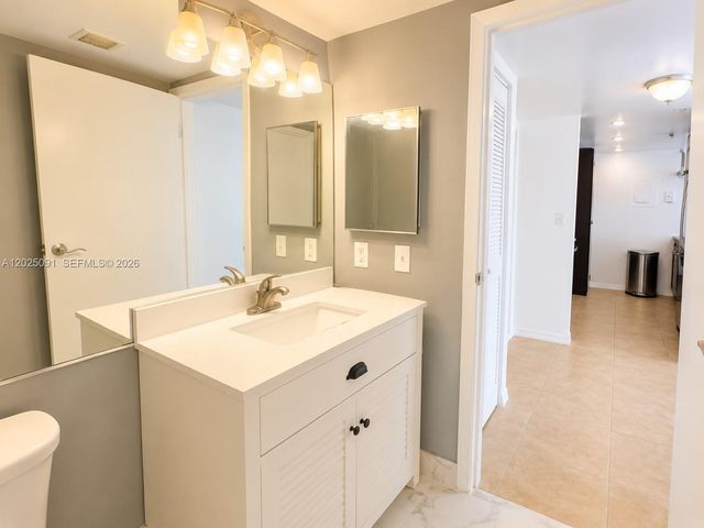 7601 E Treasure Dr 622, North Bay Village, FL 33141