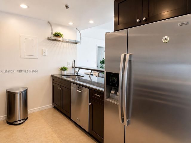7601 E Treasure Dr 622, North Bay Village, FL 33141