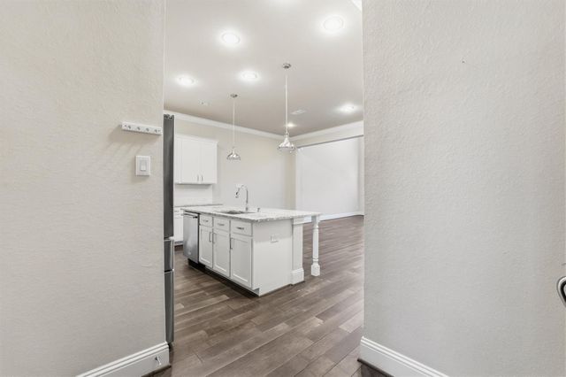 1121 Shepherd Oaks Drive, Houston, TX 77018