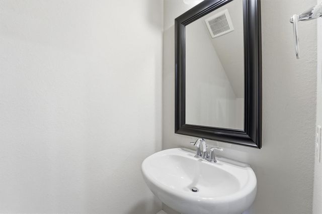 1121 Shepherd Oaks Drive, Houston, TX 77018
