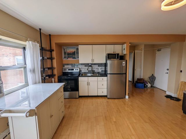 4950 N Marine Drive 1105, Chicago, IL 60640
